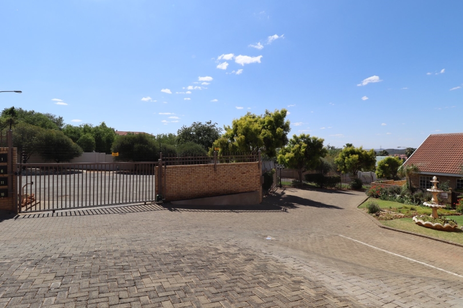 3 Bedroom Property for Sale in Pentagon Park Free State